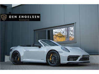 Porsche 911 Cabrio 3.0 Carrera GTS 480PK | Handgeschakeld | Keramische | NL Auto | Burmester | Lift | ACC | PDCC | 360 Camera | Exclusive Manufaktur | Sportuitlaat | PDLS |  Achterasbesturing | Stoelventilatie + Verwaring | Stuurverwarming | Memory | Sport-Chrono | Lane & Side Assist | N.P €263.197 | Auto Blip | Front Xpel PPF | Interieurverlichting | 18-voudige Sportstoelen | Apple & Android Carplay.