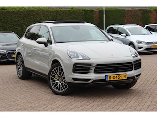 Porsche Cayenne 3.0 E-Hybrid Platinum Edition / Trekhaak / Panoramadak / 360Camera / Bruin Leder / 21'' / Luchtvering / Keyless / Bose / Sportchrono / Stoelverwarming / Dodehoek / ACC