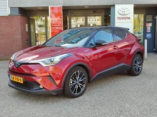 Toyota C-HR 1.8 Hybrid BI-TONE NL-AUTO 1E-EIG STOEL/STUURVERW BLIND SPOT JBL-AUDIO KEYLESS NAVI CLIMA AD-CRUISE 18'' LM-VELGEN LED BLUETOOTH