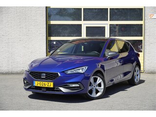 Seat Leon 1.5 TSI 150PK! 5drs FR Launch Edition BJ2020 Lmv 17" | Led V+A | Pdc | Panoramadak | App-Connect | Navi | Virtual cockpit | Dashboard verlichting | Climate control | Cruise control | Sportstoelen | Sportstuur | Zwarte hemel | Extra getint glas