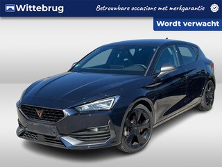 Cupra Leon 1.4 e-Hybrid VZ Performance / 18 Inch / Kuipstoelen / Camera / Full Led / Stoelverwarming