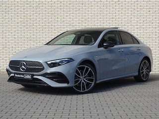Mercedes-Benz A 250 e Business Solution AMG | Smartphone-integratie | Memorypakket | Head-up display | Panoramadak | 360 Camera | Stoelverwarming | Nightpakket