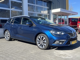 Renault Mégane Estate 1.3 TCe Bose Airco Cruise controle Trekhaak Parkeersensoren voor en achter Achteruitrij camera Telefoonverbinding Stuurwielbediening 5-Persoons Navigatiesysteem