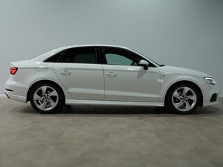Audi A3 Limousine 1.5 TFSI CoD 150pk S-Tronic Sport S-Line Ed. | Full-LED | Navigatie | Stoelverw. | 19"lm