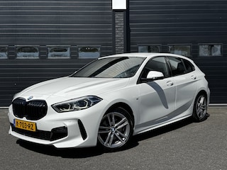 BMW 118i High Executive Edition M-Sport Dealer OH | Navi | ACC | Carplay | Sfeer | €19.900,- incl. BTW