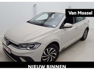 Volkswagen Polo 1.0 TSI Life Business | 95 PK | Navigatie | Achteruitrijcamera | Climatronic | Parkeersensoren | Digitale Cockpit | Apple Carplay / Android Auto