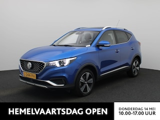 MG ZS EV Luxury 45 kWh | Leder | Navi | Panoramadak | CarPlay | Camera | Stoelverwarming |