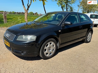 Audi A3 1.6 Attraction Airco/Cruise Control