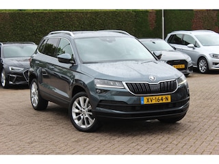 Skoda Karoq 1.5 TSI ACT Style Business / Trekhaak / Camera / Keyless / CarPlay / 18'' / Canton Audio / DAB / Stoelverwarming / Cruise Control Adaptief