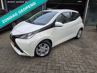 Toyota Aygo 1.0 VVT-i x-play | 1E EIGENAAR | 12MND GARANTIE | AIRCO | LMV | NW APK |
