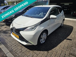 Toyota Aygo 1.0 VVT-i x-play | 1E EIGENAAR | 12MND GARANTIE | AIRCO | LMV | NW APK |