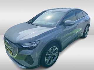 Audi Q4 40 Advanced edition 77 kWh / Trekhaak / Camera / Head-up / CarPlay / 18'' / Keyless / Dodehoek / Stoelverwarming / DAB / ACC