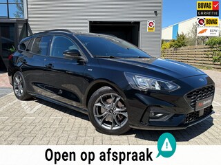 Ford Focus Wagon 1.0 EcoBoost ST Line Automaat Weinig KM