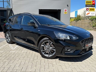 Ford Focus Wagon 1.0 EcoBoost ST Line Automaat Weinig KM
