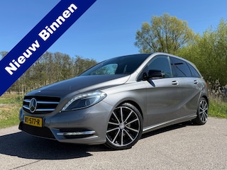 Mercedes-Benz B-klasse 180 Prestige / Panoramadak / H-Leder / 18" Velgen / Stoelverwarming / Clima / PDC / Cruise / LED / 6 Versn.