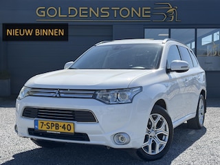 Mitsubishi Outlander 2.0 PHEV Instyle+ 1e Eigenaar,Schuifdak,Camera,Trekhaak,Keyless,Leder,Clima,Stoelverkoeling,Stoelverw,Pdc,Lm velgen,Rijstrooksensor,Lm velgen,N.A.P,Apk tot 12-2026