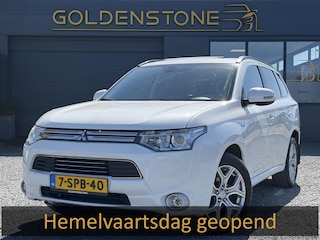 Mitsubishi Outlander 2.0 PHEV Instyle+ 1e Eigenaar,Schuifdak,Camera,Trekhaak,Keyless,Leder,Clima,Stoelverkoeling,Stoelverw,Pdc,Lm velgen,Rijstrooksensor,Lm velgen,N.A.P,Apk tot 12-2026