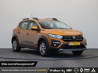 Dacia Sandero Stepway TCe 90pk Comfort | Uniek 18.914 km! | Trekhaak | Dealer onderhouden | Climate control | Navigatie |
