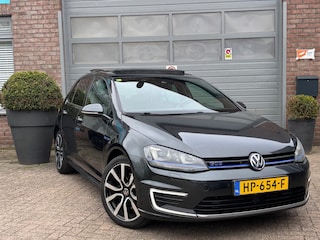 Volkswagen Golf 1.4 TSI GTE Panorama/ Apple Carplay