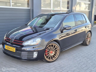 Volkswagen Golf 2.0 GTI DSG | CARLPAY | SPORTUITLAAT | 19'' | NAVI | XENON | PDC |