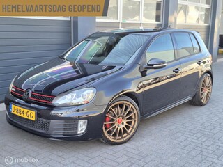 Volkswagen Golf 2.0 GTI DSG | CARLPAY | SPORTUITLAAT | 19'' | NAVI | XENON | PDC |
