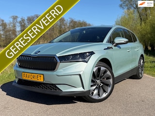 Skoda Enyaq iV 80 First Edition High / BTW Auto / Stoelverwarming voor + achter / Camera / Trekhaak / Leder / 21"LM Velgen / Led /