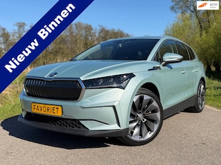 Skoda Enyaq iV 80 First Edition High / BTW Auto / Stoelverwarming voor + achter / Camera / Trekhaak / Leder / 21"LM Velgen / Led /