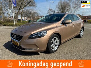 Volvo V40 1.6 D2 Momentum / airco / cruise.control / navi / camera / pdc / nap…..