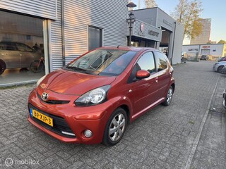 Toyota Aygo 1.0 VVT-i Dynamic Orange Airco Automaat