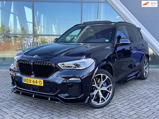 BMW X5 XDrive45e High Executive M-Sport SKY Lounge / Soft Close / Trekhaak / Stuurverwarming