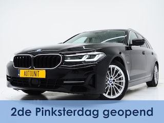 BMW 5-serie Touring 530e xDrive | LED Grille | Trekhaak | Leder | Adaptive Cruise | HUD | Keyless | Camera | Carplay
