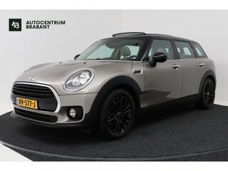 Mini Clubman 1.5 Cooper Automaat (PANORAMADAK, GROOT-NAVIGATIE, LEDER, PARKEERSENSOREN)
