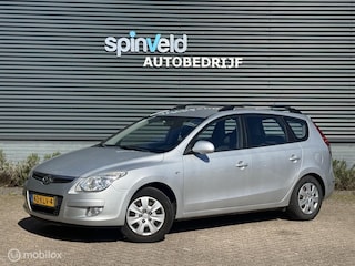 Hyundai i30 CW 1.6i Dynamic - Navi - Trekhaak - Parksensor -