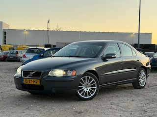Volvo S60 2.4D Drivers Edition/ AUTOMAAT/ VELGEN