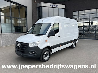 Mercedes-Benz Sprinter 317 CDI L2 H2 Pro Facelift / MBUX / Navigatie / Camera / Geveerde stoel / Cruise control / Airco / 270 Graden achterdeuren