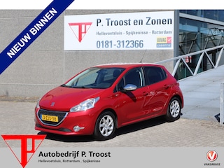 Peugeot 208 1.2 PureTech Style Pack Navigatie/Airco/Parkeersensoren achter/Cruise control/15 Inch Licht metaal