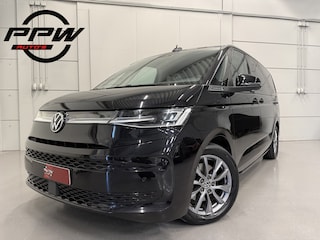 Volkswagen Multivan 1.4 eHybrid L2 Energetic 6p. PANO/TREKHAAK/LEER/MASSAGE+VENTILATIE/H&K/HEAD-UP/CAMERA/ACC/ADAPTIVE-ONDERSTEL/ELECTR.SCHUIFDEUREN/18"/BLACK-PEARL/VOLLEDIGE VW DEALER HISTORIE