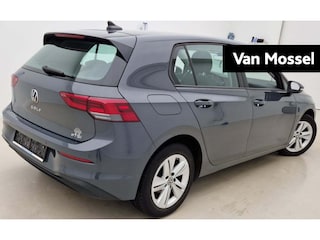 Volkswagen Golf 1.0 eTSI Life Business | 110PK | Automaat | Appel Carplay / Android Auto | Trekhaak | Cruise Control | Stoelverwarming |