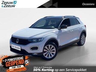 Volkswagen T-Roc 1.5 TSI Sport *Automaat*Navigatie*Parkeersensoren*Trekhaak*Adapt. Cruise control*Climate Control*Stoelverwarming*LM.Velgen*Zeer nette auto!