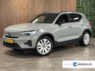 Volvo EX40 Single Motor Extended Range Core 82 kWh | Trekhaak | 360° Camera | Adaptieve Cruise Control | Stoel en Stuurwielverwarming | Pilot Assist | BLIS Dode Hoek Detectie | Parkeersensoren voor+achter | Zitting verlenging voorstoelen | Privacy Glass | Warmtepomp | Alarm Klasse III | Draadloos telefoon opladen | Climate Control L+R | Volvo On Call met mobiele App functie | Vapour Grey Metallic |