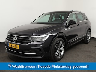 Volkswagen Tiguan 1.5 TSI Life | Trekhaak • 19 inch R-Line • Camera • CarPlay