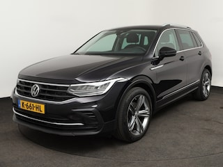 Volkswagen Tiguan 1.5 TSI Life | Trekhaak • 19 inch R-Line • Camera • CarPlay