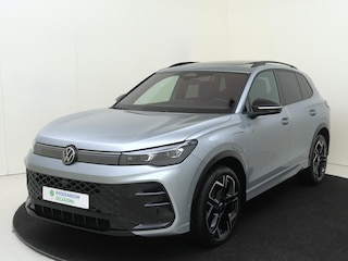 Volkswagen Tiguan 1.5 eHybrid R-Line Edition | SoH 100% |  Panoramadak | Trekhaak | Lederen bekleding |  Head-up display | Harman/Kardon audio | Black style | 360 camera |