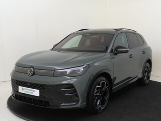 Volkswagen Tiguan 1.5 eHybrid R-Line Edition | SoH 98% | Panoramadak | Trekhaak |  Lederen bekleding | Head-up display | Black style | Harman/Kardon audio | 360 camera | Dode hoek assistent |