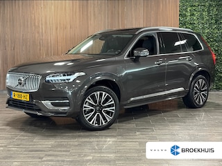 Volvo XC90 T8 AWD Recharge Plus Bright Long Range | Trekhaak | 360° Camera | Harman Kardon | 455pk | Adaptieve Cruise Control | Standkachel met Volvo On Call App | Stoelverwarming voor+achter | Stuurwielverwarming | Schuifdak | Full LED Meesturende koplampen | Pilot Assist | BLIS Dode Hoek Detectie | Elektrische voorstoelen geheugen | Lederen bekleding | Zitting verlenging voorstoelen | Lederen dashboard | 20 Inch | Google Infotainment | Keyless Drive | Privacy Glass | Elektrisch bedienbare achterklep | Geïntegreerd kinderzitje achterin | Geïntegreerde zongordijnen achterportieren | Verlichte instaplijsten | 7-Persoons | 4-Zone Climate Control | DAB Radio | Apple Carplay/Android Auto | Alarm Klasse III | Draadloos telefoon opladen | Volvo On Call met mobiele App functie | Platinum Grey Metallic |