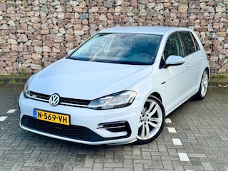 Volkswagen Golf 1.5 TSI Highline Business R-LINE