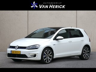 Volkswagen Golf 1.4 TSI GTE | Panoramadak | ACC | Winterpakket | Achteruitrijcamera