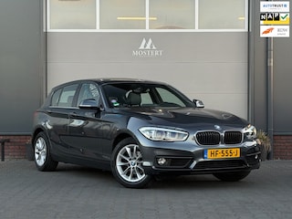 BMW 118i/136pk Essential|2015|Automaat|NAP|H&K|Leder|Clima|Zwarte hemel|16" LMV