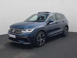 Volkswagen Tiguan 1.4TSIeHybrid 180kW/245PK R-Line DSG · Leder · Panoramadak · Trekhaak · Stoelverwarming · Apple/Android Car Play ·