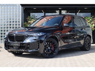 BMW X5 xDrive50e | M Sportpakket Pro, Carbon interieur, Sportstoelen, Massage, Driving Ass. Prof., Harman/Kardon, Trekhaak, Pano, Zitklima, Stuurverwarming